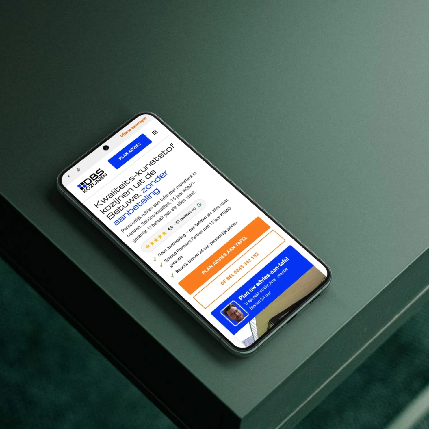 Landingspagina van DBS Kozijnen op een telefoon