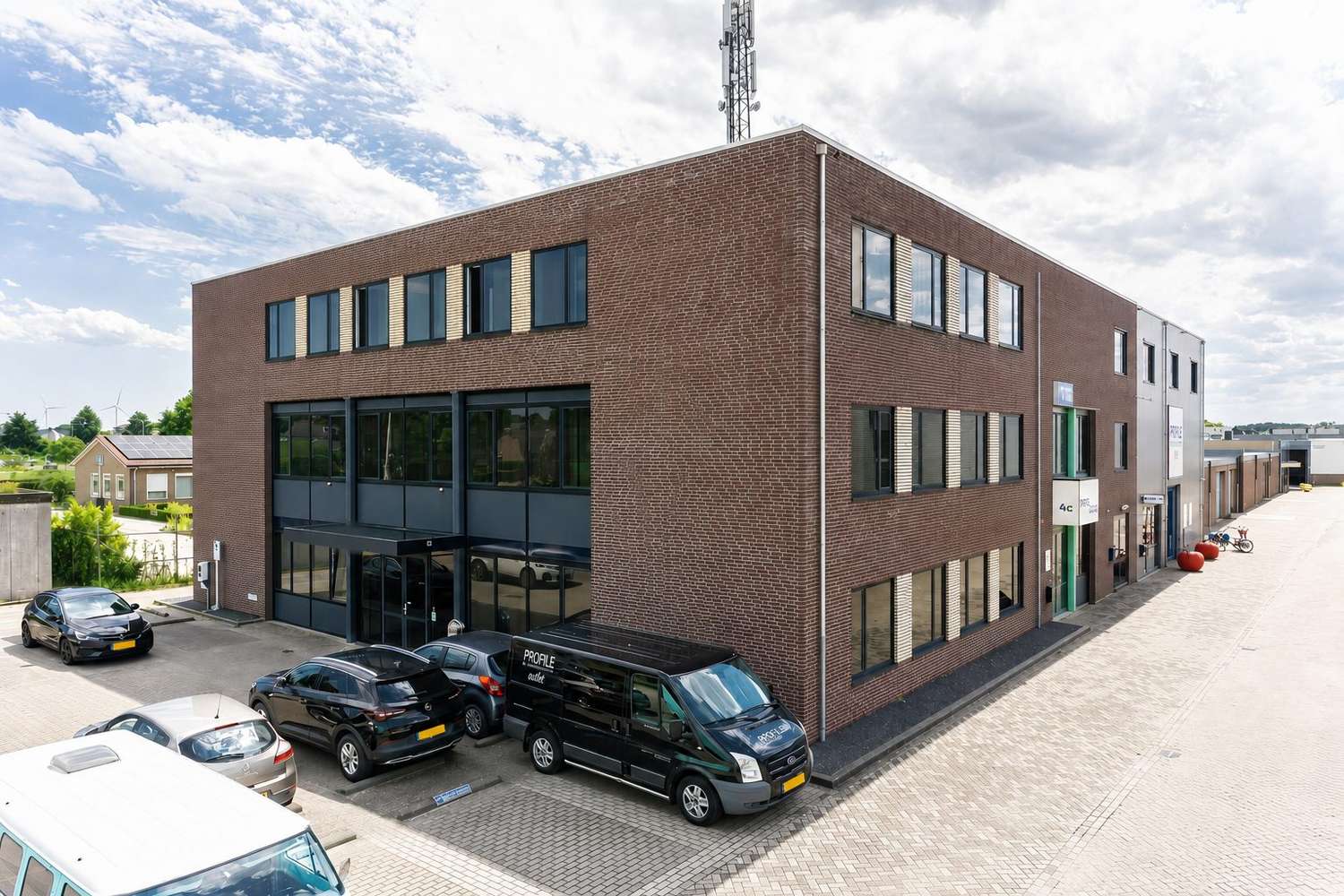 Het pand van Webright aan de Oudenhof in Geldermalsen
